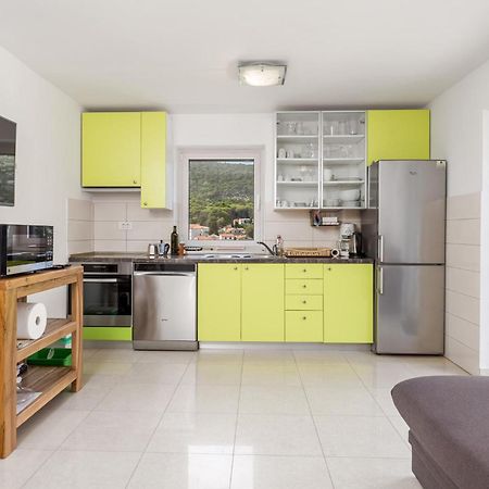 2 Bedroom Awesome Apartment In Veli Lošinj Εξωτερικό φωτογραφία