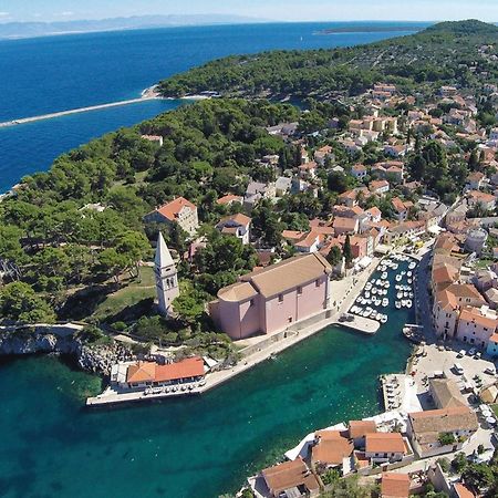 2 Bedroom Awesome Apartment In Veli Lošinj Εξωτερικό φωτογραφία