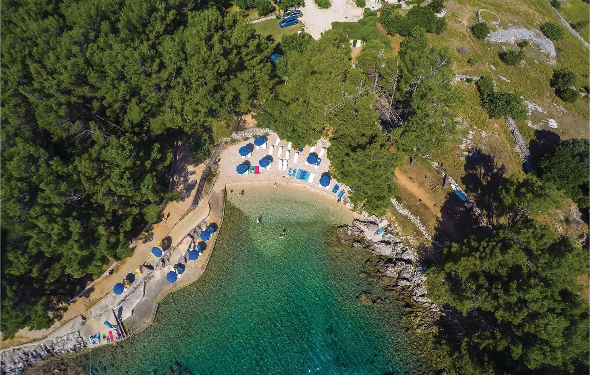 2 Bedroom Awesome Apartment In Veli Lošinj Εξωτερικό φωτογραφία
