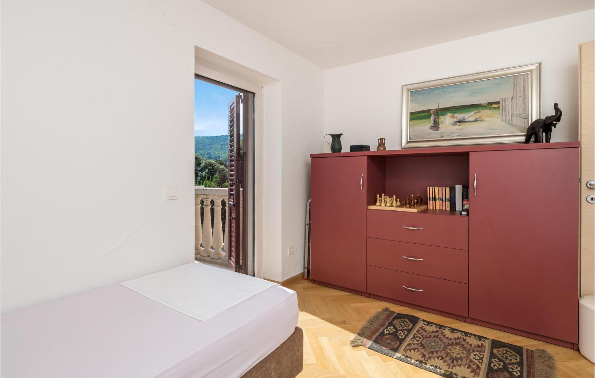 2 Bedroom Awesome Apartment In Veli Lošinj Εξωτερικό φωτογραφία