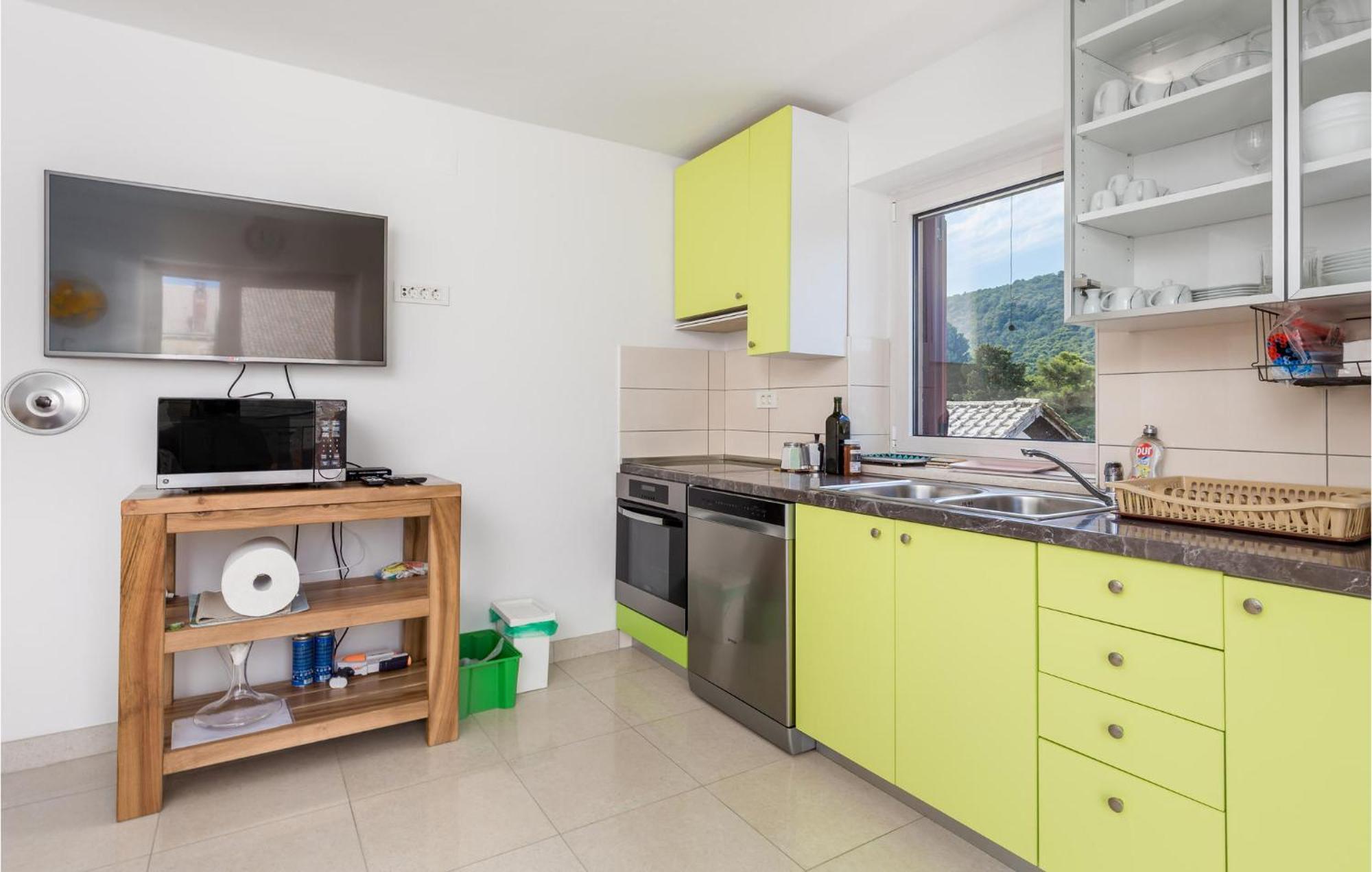 2 Bedroom Awesome Apartment In Veli Lošinj Εξωτερικό φωτογραφία
