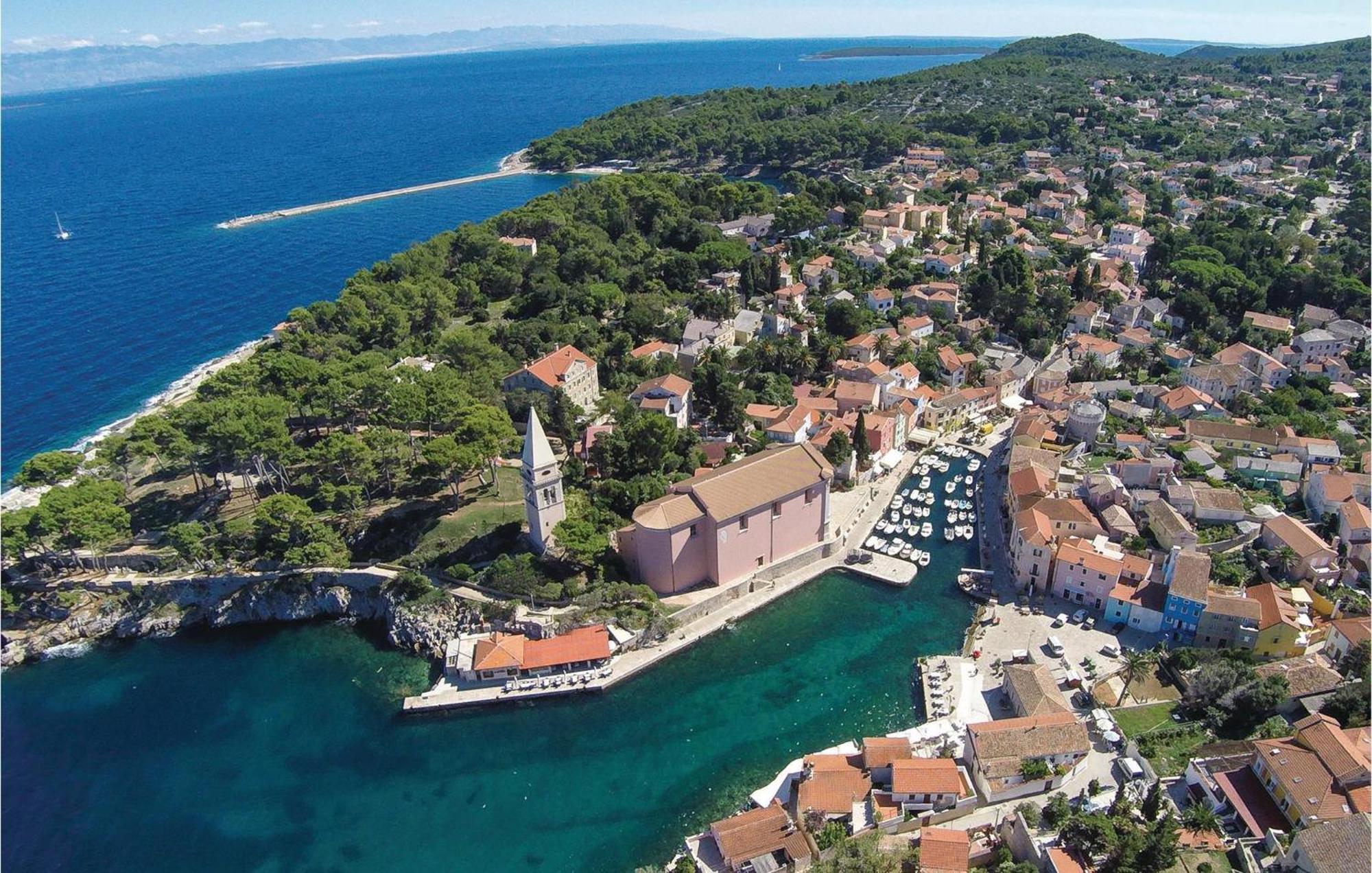 2 Bedroom Awesome Apartment In Veli Lošinj Εξωτερικό φωτογραφία